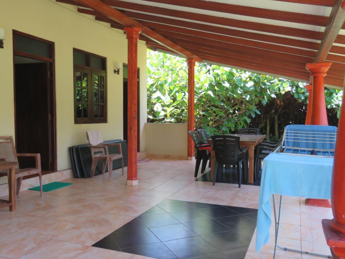 Zum Deutschen Bed & Breakfast Bentota Exterior photo